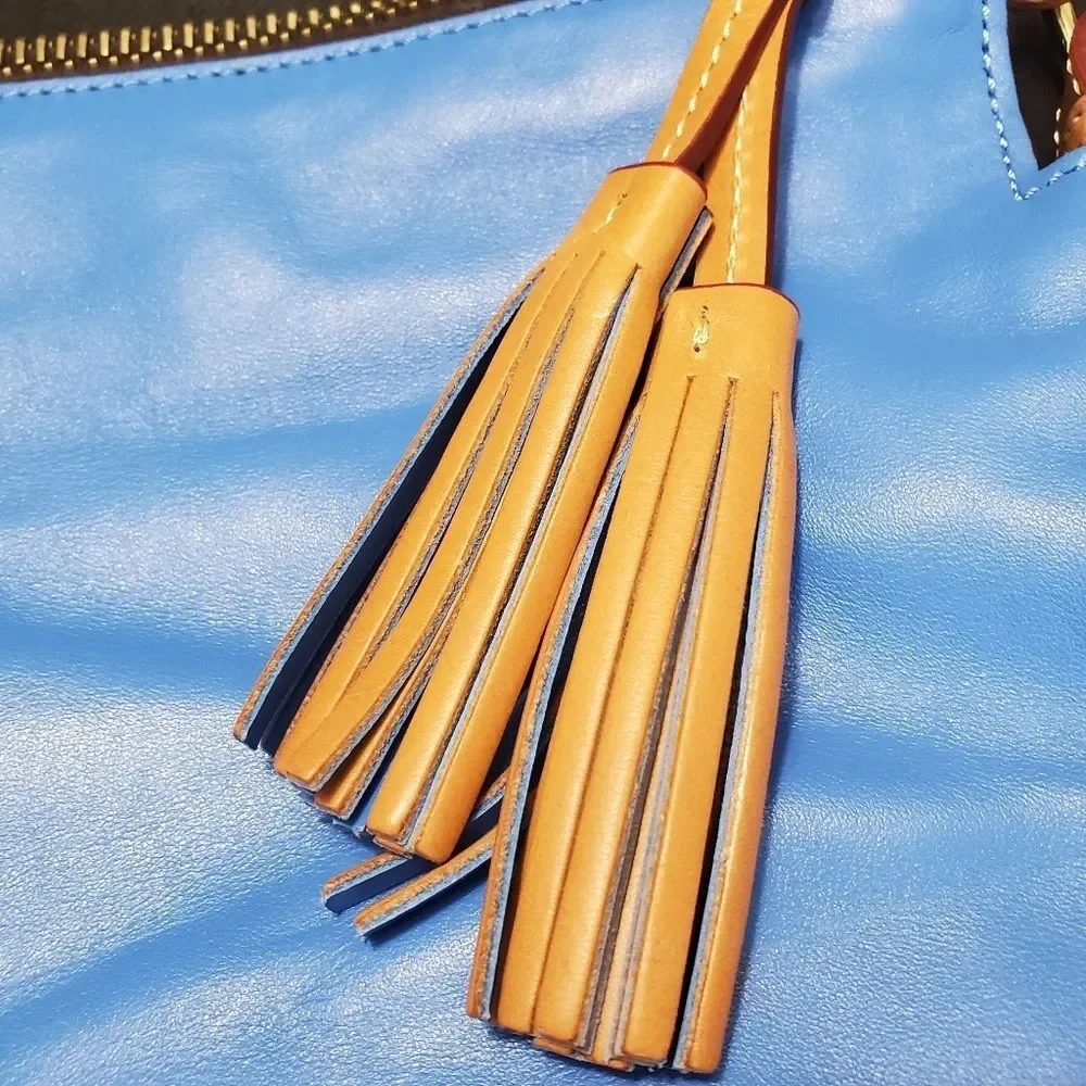 Dooney & Bourke gorgeous leather